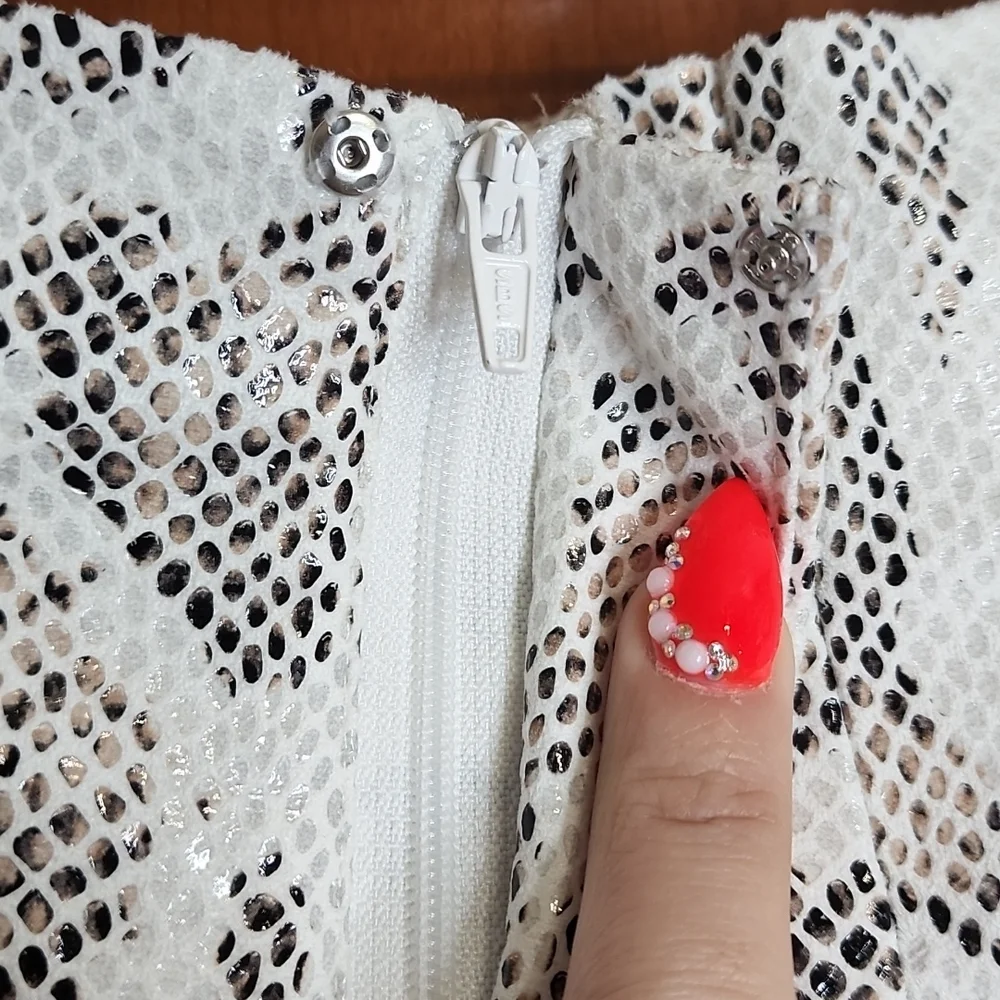 Short - Picture 5 of 7